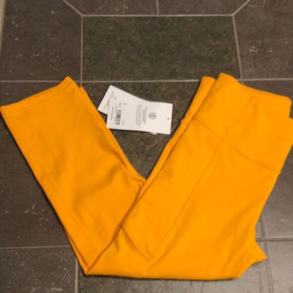 NWT Athleta Ultimate stash II Capri size Large. - Picture 5 of 10